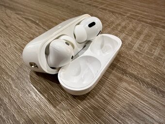 AirPods Pro (2. generace) - kompletní balení + extra kabel - 6