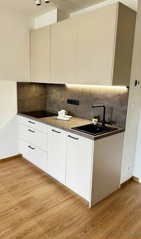 Pronájem bytu 1+kk 37 m² Výstavní, Praha - Háje - 6