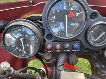 Kawasaki ZXR 750 - 6