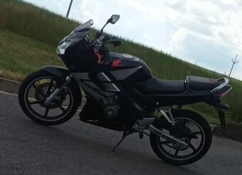 Honda CBR 125R 4T, r. 2006 – po servisu, spolehlivá motorka - 6