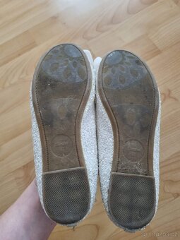 Dívčí balerínky Baťa - bílé s mašlí - vel. 32 - 6