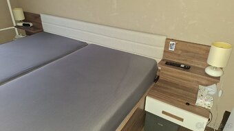 Ložnice-postel, velká šatní skříň, postel - 6