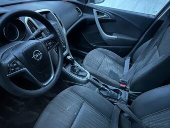 Opel Astra J 1.4 16v 74 kw r.v. 2010 - 6