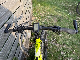 Prodám elektrokolo Specialized - 6