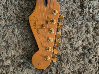 Fender Stratocaster deluxe 1998 - 6