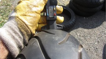 Píchlé Michelin 130/70/17, DOT4316 - 6