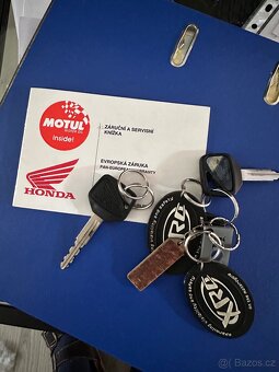 Honda CBR 600F - 6