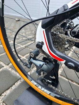 Elektrický gravel Giant Road E+ - 6