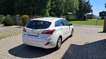 Hyundai i30 Kombi, 1.6i / 1.MAJITEL ČR - 6