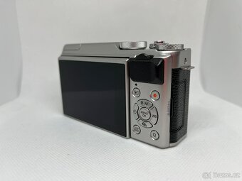 Fujifilm X-A10 + Fujinon Aspherical 16-50mm 1:3.5 - 5.6 OIS - 6
