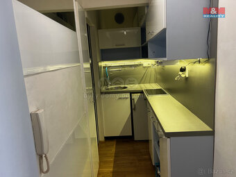 Pronájem bytu 1+kk, 20 m², Praha, ul. Šrobárova - 6