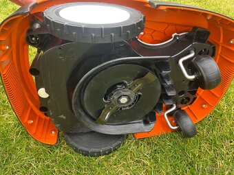 STIHL RMI 422P robotická sekačka - zachovalá - 6