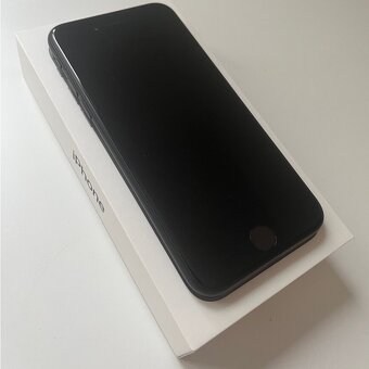 IPHONE SE 2020 + KRYT SE SKLEM - 6