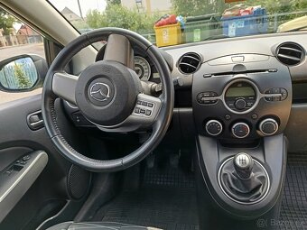 Mazda 2 - 6