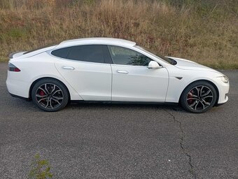 TESLA MODEL S P85 nabíjení zdarma free supercharger sch01 - 6