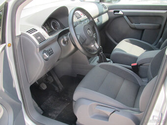 Volkswagen Touran 1.4 Fsi 7Míst - 6