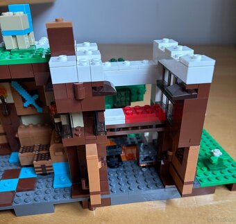 Lego Minecraft 21134, Základna ve vodopádu - 6