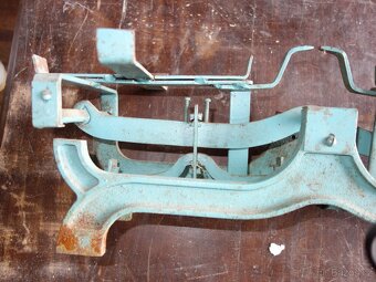 Staré kovové váhy, veliké - 6