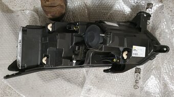 pravé světlo na Dacia Jogger - 6