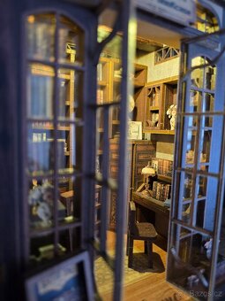 2. Dřevěná dekorace book nook - 6