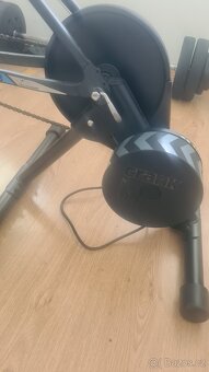 Prodám cyklotrenažér Wahoo Core + Zwift COG/CLICK v2 + řazen - 6