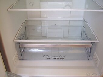 Kombinovaná chladnička s technologií NO FROST - 6