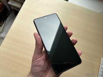 Mobilní telefon Samsung Galaxy A52 černá + příslušenství - 6