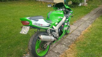 Kawasaki zx7r - 6
