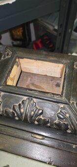 Hodně stará schránka/skříňka/ - 6