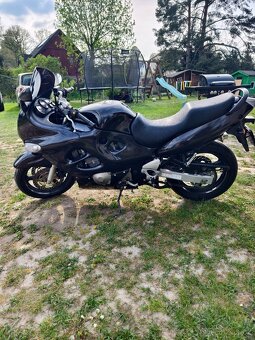 Suzuki GSX 750 F - 6