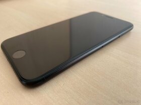 iPhone SE (2020) 64GB Černý, baterie 91% - 6