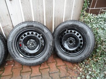 Komplet Zimní Sada Pirelli Poklice 215/65/17 ET38 5x112 - 6