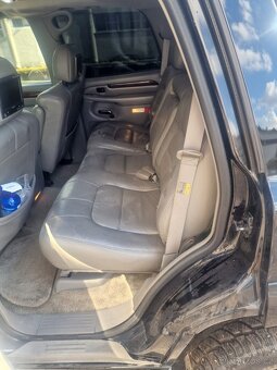 Cadillac Escalade 4x4,r.v.2002 najeto 300tis, STK do 6/2025 - 6