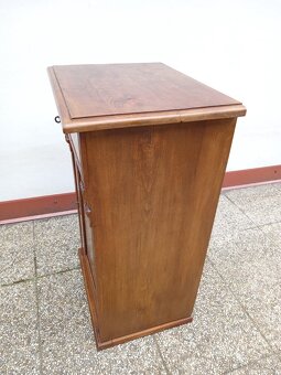 Starožitná komoda/skříňka z masívu - 6