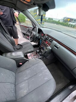 Mercedes E210 - 6