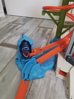 Hotwheels garáž/dráha - 6
