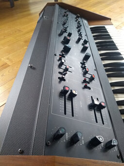 Analogový syntezátor Korg 800 DV z roku 1975, rarita - 6