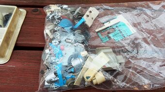 Stara autodráha,díly,autíčka atd . - 6