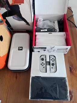 Nintendo Switch OLED + hra Robot Labo a příslušenství - 6