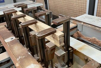 CNC obráběí centrum pro dřevěné stavby a okna HOMAG BMB 923 - 6