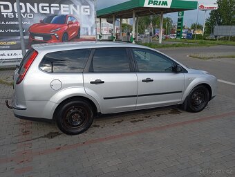 Ford Focus Kombi 1.6 TDCi (66 kW), r. 2005 – klima, tažné - 6