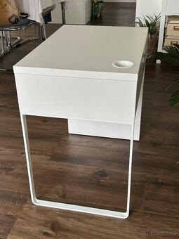 Psací stůl MICKE Ikea - 6