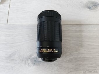 Nikon D3500, objektivy 18-55, 70-300 a příslušenství - 6