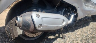 Skútr piaggio x8 200 ccm st TP, spíše na dily info po tel. - 6