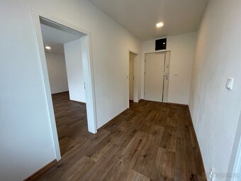 Prostorný byt 3+1 (110 m²) po rekonstrukci, se zahradou a pa - 6