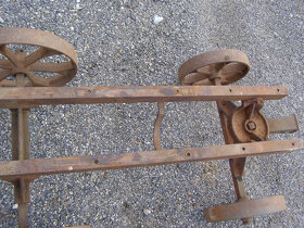 Prodám podvozek ke stabilnímu motoru Benz - 6