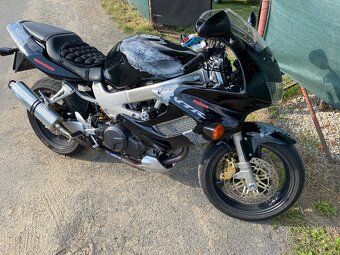 Honda VTR1000 F - 6