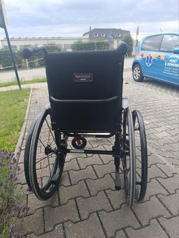 Odlehčený invalidní mechanický vozík - 6