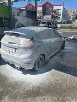 Ford fiesta MK7 - 6