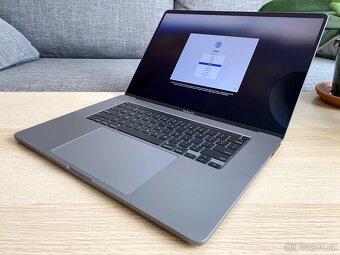 MacBook Pro 16" - 32GB RAM - 100% STAV NOVÉHO, ZÁRUKA - 6